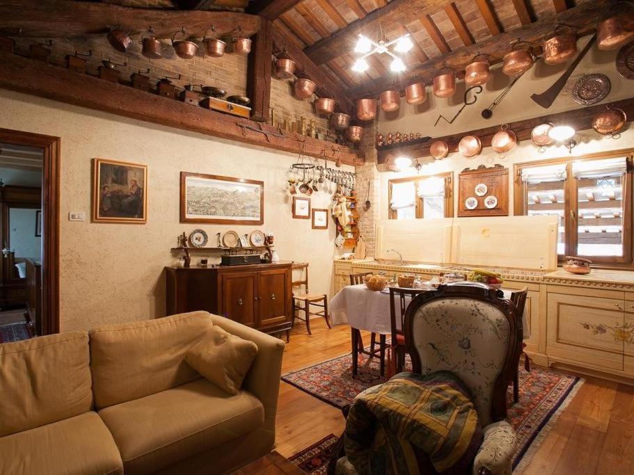 B&B Asolo Casapagnano الغرفة الصورة